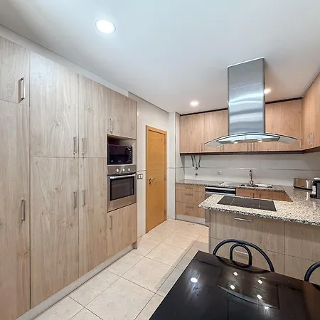 Villa V4, Jardins Branqueira9 Near Beach,