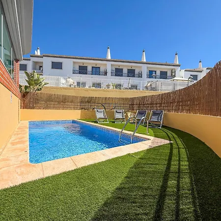 V4, Jardins Branqueira9 Near Beach, Villa
